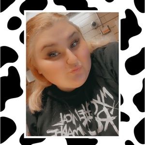 Meet your Posher, Desiree